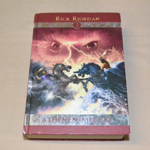 Rick Riordan Athenen merkki